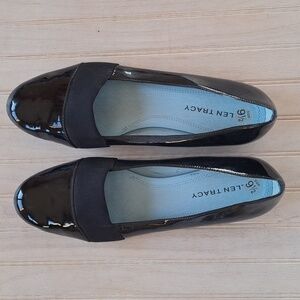 Ellen Tracy Candace Patent Leather Dressy  Classy Quality Elagant Nuetral Flats